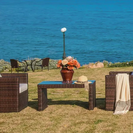 Artemis Beachfront Villa *