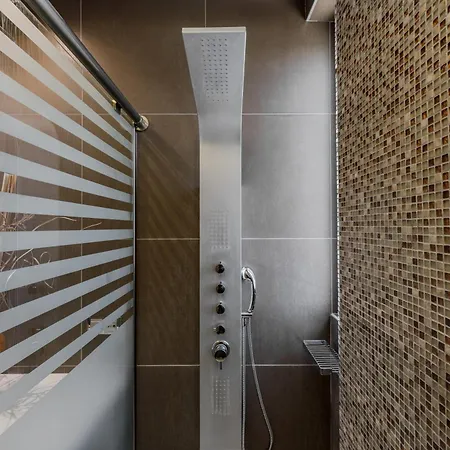 Artemis Beachfront Villa *